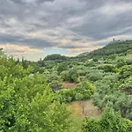 Apartamento A 2 Spacious W Big Balcony 4 Min Walk To