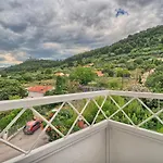A - Luxury W Big Balcony 4 Min Walk To Apartment Split