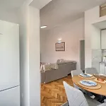 Apartment A - Luxury W Big Balcony 4 Min Walk To Split