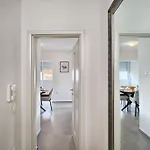 Apartment A 2 Luxury W Big Balcony 4 Min Walk To *