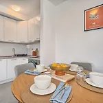A 2 Luxury W Big Balcony 4 Min Walk To Split