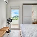 A 2 Luxury W Big Balcony 4 Min Walk To