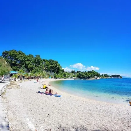 A - Luxury W Big Balcony 4 Min Walk To * Split