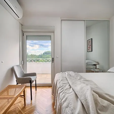 A - Luxury W Big Balcony 4 Min Walk To アパート *