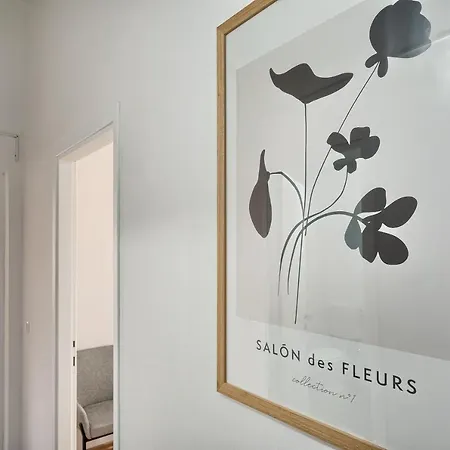 A - Luxury W Big Balcony 4 Min Walk To * Split