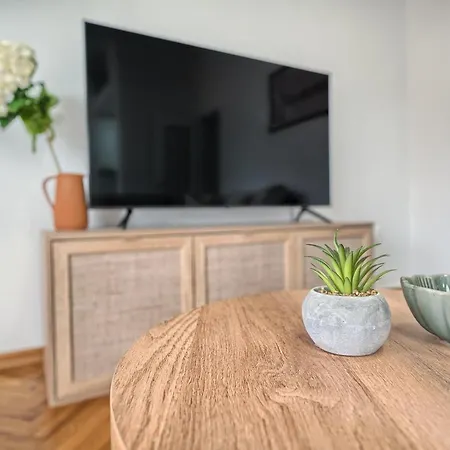 A - Luxury W Big Balcony 4 Min Walk To Split