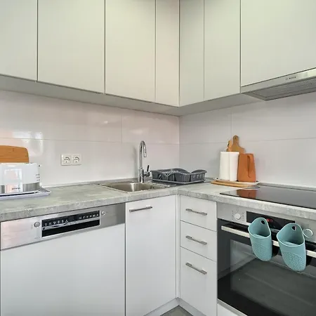 アパート A - Luxury W Big Balcony 4 Min Walk To *