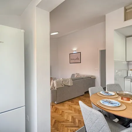 アパート A - Luxury W Big Balcony 4 Min Walk To *