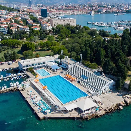 アパート A - Luxury W Big Balcony 4 Min Walk To *