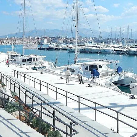 A - Luxury W Big Balcony 4 Min Walk To Apartmán *