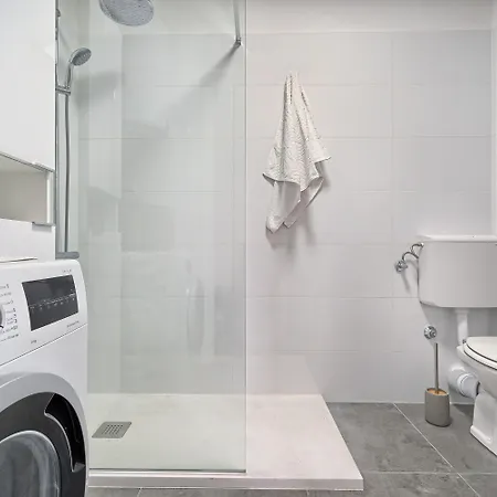 アパート A - Luxury W Big Balcony 4 Min Walk To スプリト