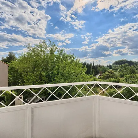 A 2 Luxury W Big Balcony 4 Min Walk To *