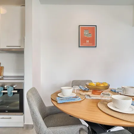 A 2 Spacious W Big Balcony 4 Min Walk To Split