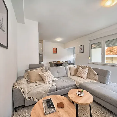 Appartement A 2 Spacious W Big Balcony 4 Min Walk To *