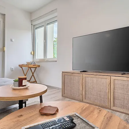 Appartement A 2 Spacious W Big Balcony 4 Min Walk To *